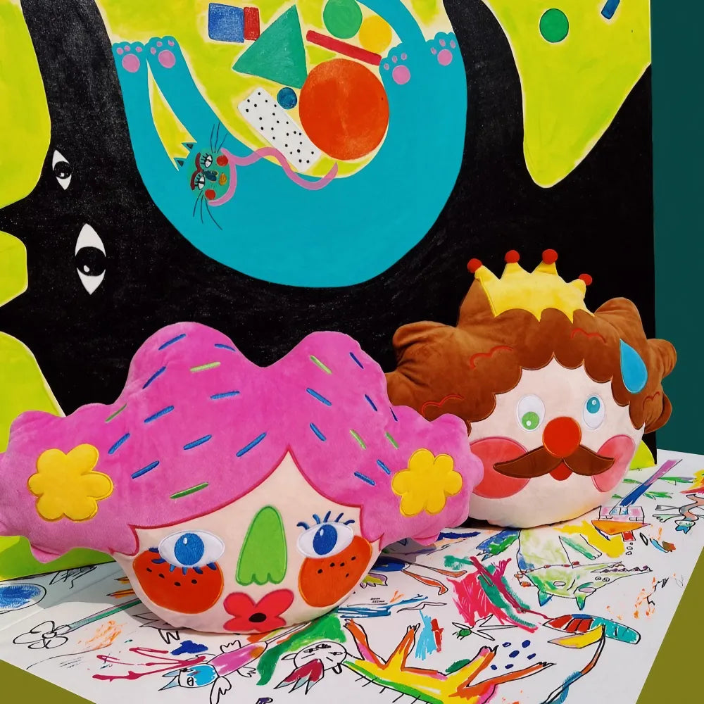 Cute Kawaii King-Themed Diamond Plush Head-Shaped Throw Pillow for Bed and Sofa Cute Kawaii King-Themed Diamond Plush Head-Shaped Throw Pillow for Bed and Sofa