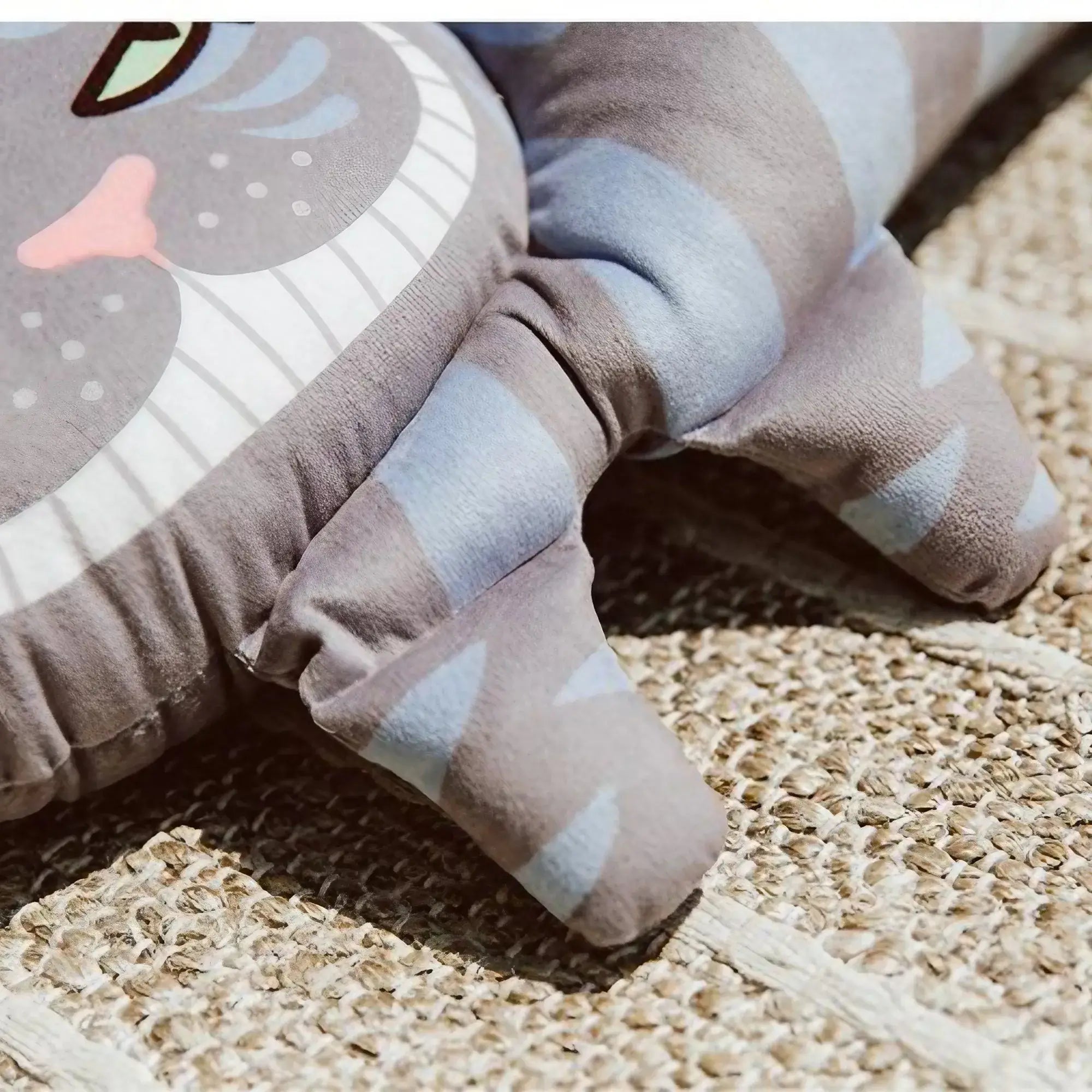 Cute Smiling Long Kawaii Cat Shaped Polyester Throw Pillow for Bed and Sofa Cute Smiling Long Kawaii Cat Shaped Polyester Throw Pillow for Bed and Sofa