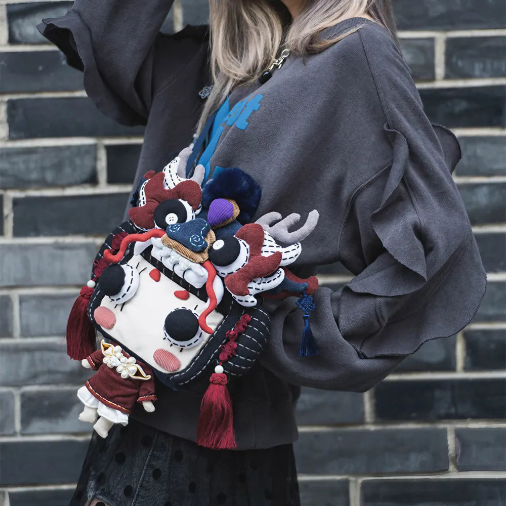 빨간 코튼 귀여운 크로스바디 백, 춤추는 용 모자 디자인 소녀용 귀엽고 캐주얼한 휴대폰 파우치 빨간 코튼 귀여운 크로스바디 백, 춤추는 용 모자 디자인 소녀용 귀엽고 캐주얼한 휴대폰 파우치
