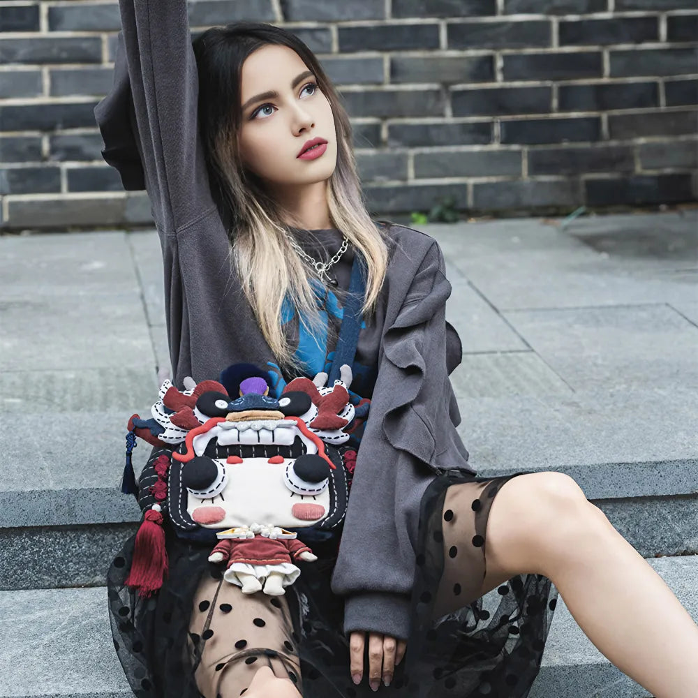 빨간 코튼 귀여운 크로스바디 백, 춤추는 용 모자 디자인 소녀용 귀엽고 캐주얼한 휴대폰 파우치 빨간 코튼 귀여운 크로스바디 백, 춤추는 용 모자 디자인 소녀용 귀엽고 캐주얼한 휴대폰 파우치